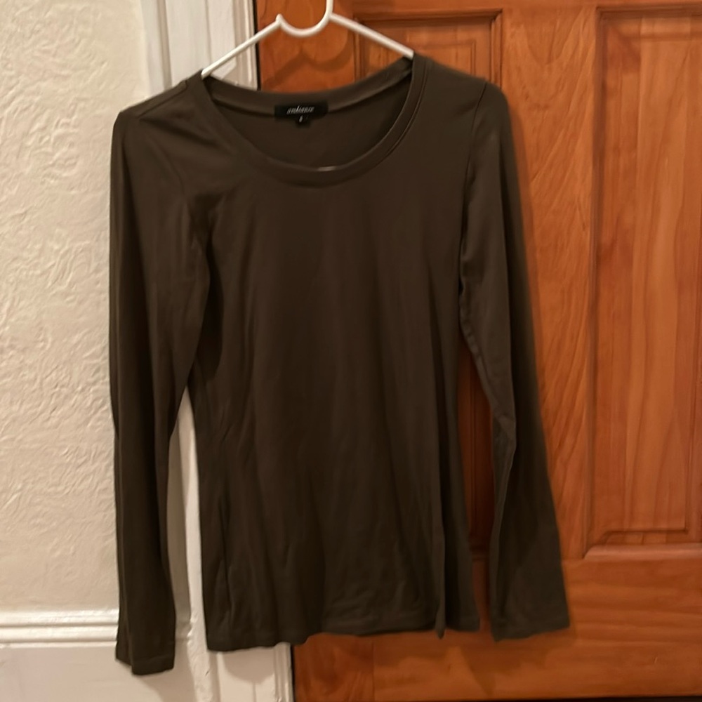 Crew neck olive green long sleeve shirt